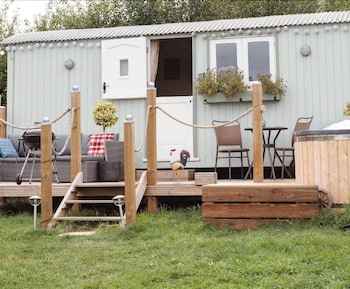 Stud Farm - Cabins & lodges with Pet Friendly Rooms in Lymington