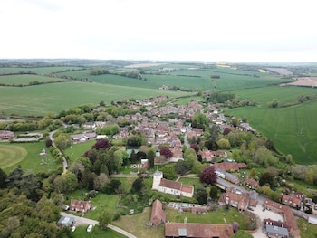 Manor Farm Courtyard Cottages - Cottages with Pet Rooms in Thatcham