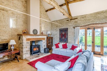 Classical Cotswolds Barn Conversion By Nature Rese - Holiday homes with Pet Rooms in Burford