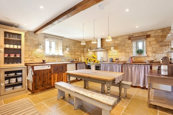 Classic Family Barn Conversion In Radcot - Holiday homes with Pet Rooms in Faringdon