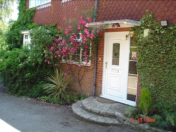 Tower Hill Guest House - Guest houses with Pet Rooms in Basingstoke