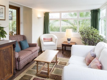 Broadmead Hotel - Hotels with Pet Rooms in Falmouth