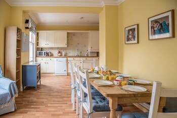 16 Hartington, Aldeburgh - Holiday homes with Pet Rooms in Aldeburgh