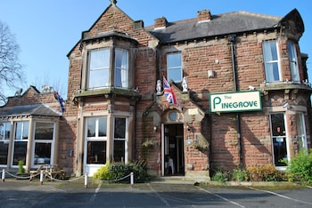 Pinegrove Hotel - Hotels with Pet Rooms in Carlisle