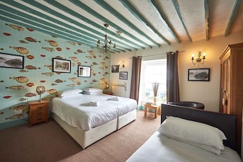 Molesworth Arms - Hotels with Pet Rooms in Wadebridge