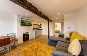 Muncaster Cottages - Cottages with Pet Friendly Rooms in Ravenglass