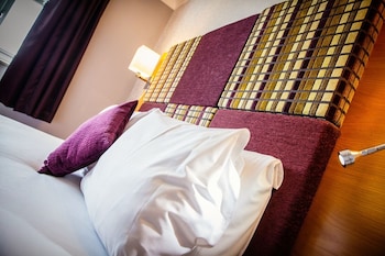 Mercure Chester North Woodhey House Hotel - Hotels with Pet Rooms in Ellesmere Port