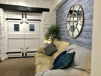 The Pottery - Apartments with Pet Friendly Rooms in Plymouth