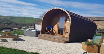 Kiss Wood Cabins - Cabins & lodges with Pet Rooms in Macclesfield