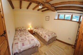 Camps Heath Barn - Apartments with Pet Friendly Rooms in Lowestoft