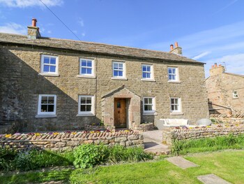 Heggerscale House - Cottages with Pet Rooms in Kirkby Stephen