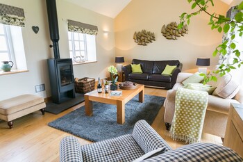 The Dairy - Cottages with Pet Rooms in Holyhead