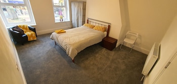 Livingstone 2 - Apartments with Pet Rooms in Ashford