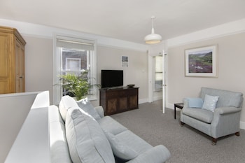 Salt Lane Apartments - Apartments with Pet Rooms in Salisbury