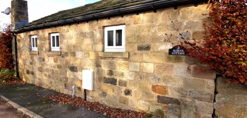 Country School Cottage Near Harwood - Cottages with Pet Rooms in Leeds