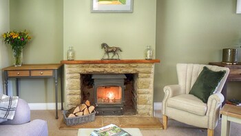 Ivy Cottage - Cottages with Pet Rooms in Cheltenham