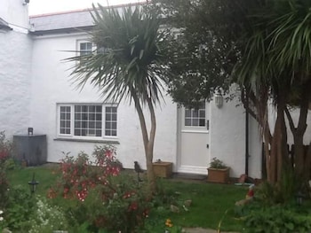 Lovely 3-bed Annex Located On A Working Farm - Cottages with Pet Rooms in Redruth