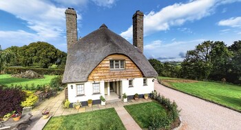 Rock House Cottage - Holiday homes with Pet Friendly Rooms in Exeter