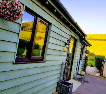 Rose View Cabin - Holiday homes with Pet Rooms in Brecon