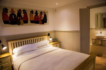 Merry Harriers - Inns with Pet Rooms in Godalming