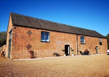 College Farm Barns - Guest houses with Pet Rooms in Bedford