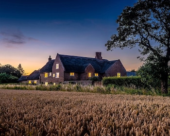 Old Hall Country Breaks - Country houses with Pet Rooms in King's Lynn