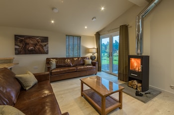 Tay Lodge  Sleep 6  Real Log Stove  Pet Friendly - Cabins & lodges with Pet Friendly Rooms in Aberfeldy