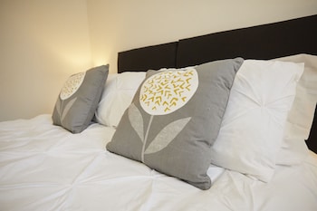 Spire View Apartment - Apartments with Pet Friendly Rooms in Southampton