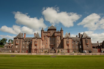 Thirlestane Castle - Apartments with Pet Friendly Rooms in Lauder