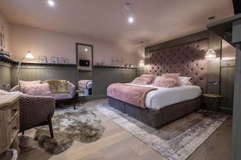 The Three Blackbirds - Inns with Pet Rooms in Newmarket