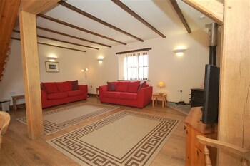 The Barn - Cottages with Pet Rooms in Ringwood