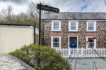 Chapel View - 2 Bedroom Cottage - - Cottages with Pet Rooms in Haverfordwest