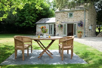 Pinetum Garden Cottages - Cottages with Pet Friendly Rooms in St Austell