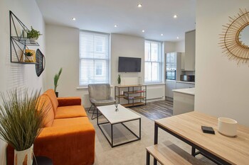 Apartment One Hudsons Yard House - Apartments with Pet Rooms in Whitby