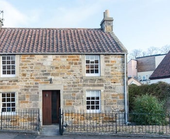 Quirky Cottage Heart Of St Andrews - Cottages with Pet Friendly Rooms in St. Andrews