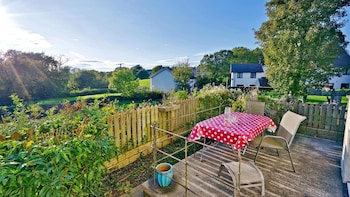 Kings Court 9 - Cottages with Pet Friendly Rooms in Narberth