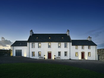 Monkstadt 1745 - Luxury Lodge - B&Bs with Pet Rooms in Portree