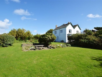 Modern Holiday Home In Padstow With Garden - Holiday homes with Pet Friendly Rooms in Padstow