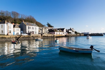 Fishermans Cottage - Holiday homes with Pet Rooms in Falmouth