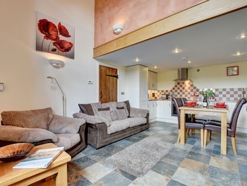 Lovely Apartment In Converted, Stone Barn Located In Tiverton - Holiday homes with Pet Rooms in Tiverton