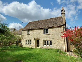 The Old Coach House Of This Dairy Farm Was Converted Into A Lovely Cottage - Cottages with Pet Rooms in Chippenham