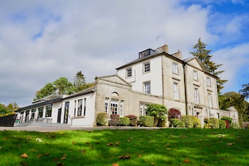 Strathaven Hotel - Hotels with Pet Rooms in Strathaven