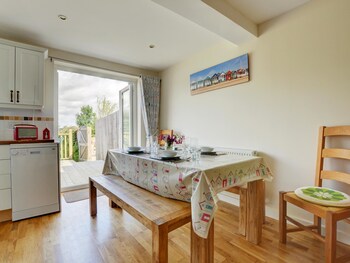 Charming Cottage In Middleton With A Beautiful View From The Garden - Holiday homes with Pet Rooms in Saxmundham