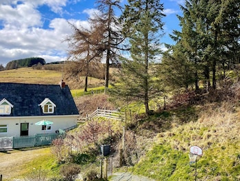 Holiday Home Adjacent To Owner's Farmhouse, Near The Town Of Builth Wells - Holiday homes with Pet Rooms in Builth Wells