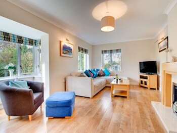 Luxurious Holiday Home In Saundersfoot With Fireplace - Holiday homes with Pet Rooms in Saundersfoot