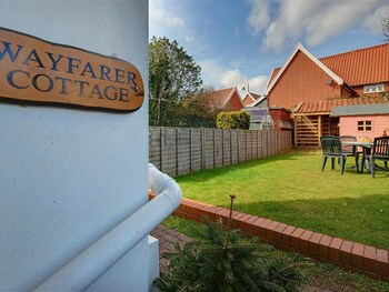 Comfortable Holiday Home With Open Fireplace And Private Garden, Near The Centre Of Woodbridge - Holiday homes with Pet Rooms in Woodbridge