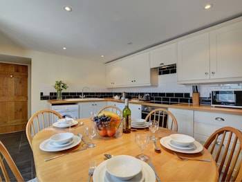 Cozy Holiday Home In Saint Merryn With Garden - Holiday homes with Pet Rooms in Padstow