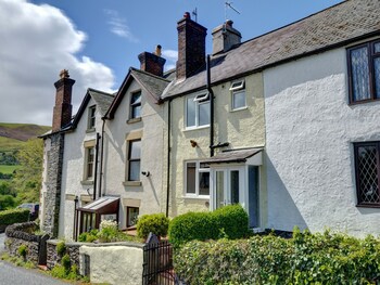 Traditional Holiday Home With Modern Kitchen - Holiday homes with Pet Rooms in Corwen