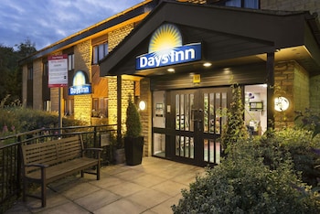 Days Inn By Wyndham Bradford M62 - Hotels with Pet Rooms in Brighouse