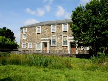 Charming Holiday Home In Ffestiniog With Private Garden - Holiday homes with Pet Rooms in Blaenau Ffestiniog